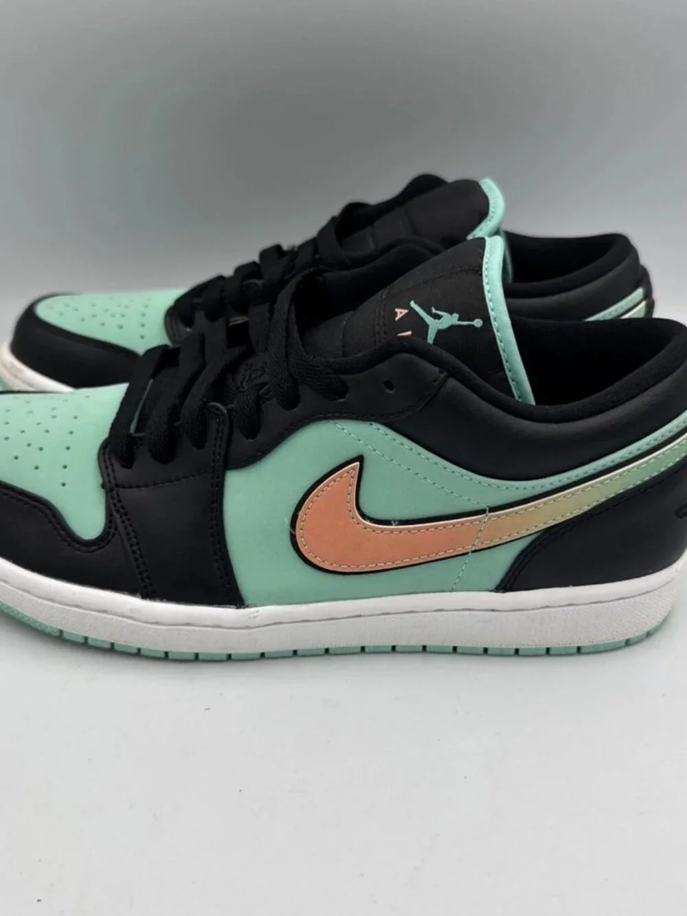 Air Jordan 1 SE Low Tropical Twist Black Mint Size 9
